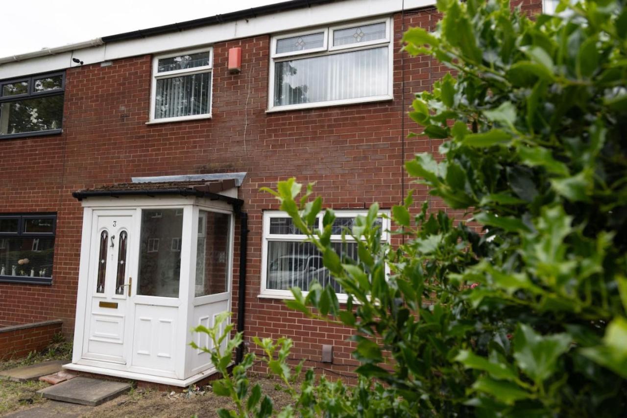 3 Bed Home Sleeps 8 People Located 1 Min From Train Stop - Otley Terrace Oldham Luaran gambar