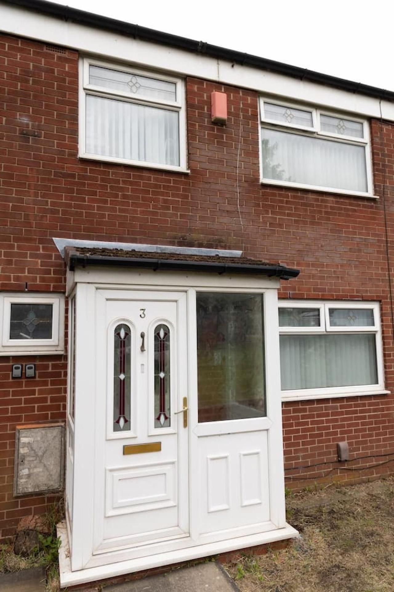 3 Bed Home Sleeps 8 People Located 1 Min From Train Stop - Otley Terrace Oldham Luaran gambar