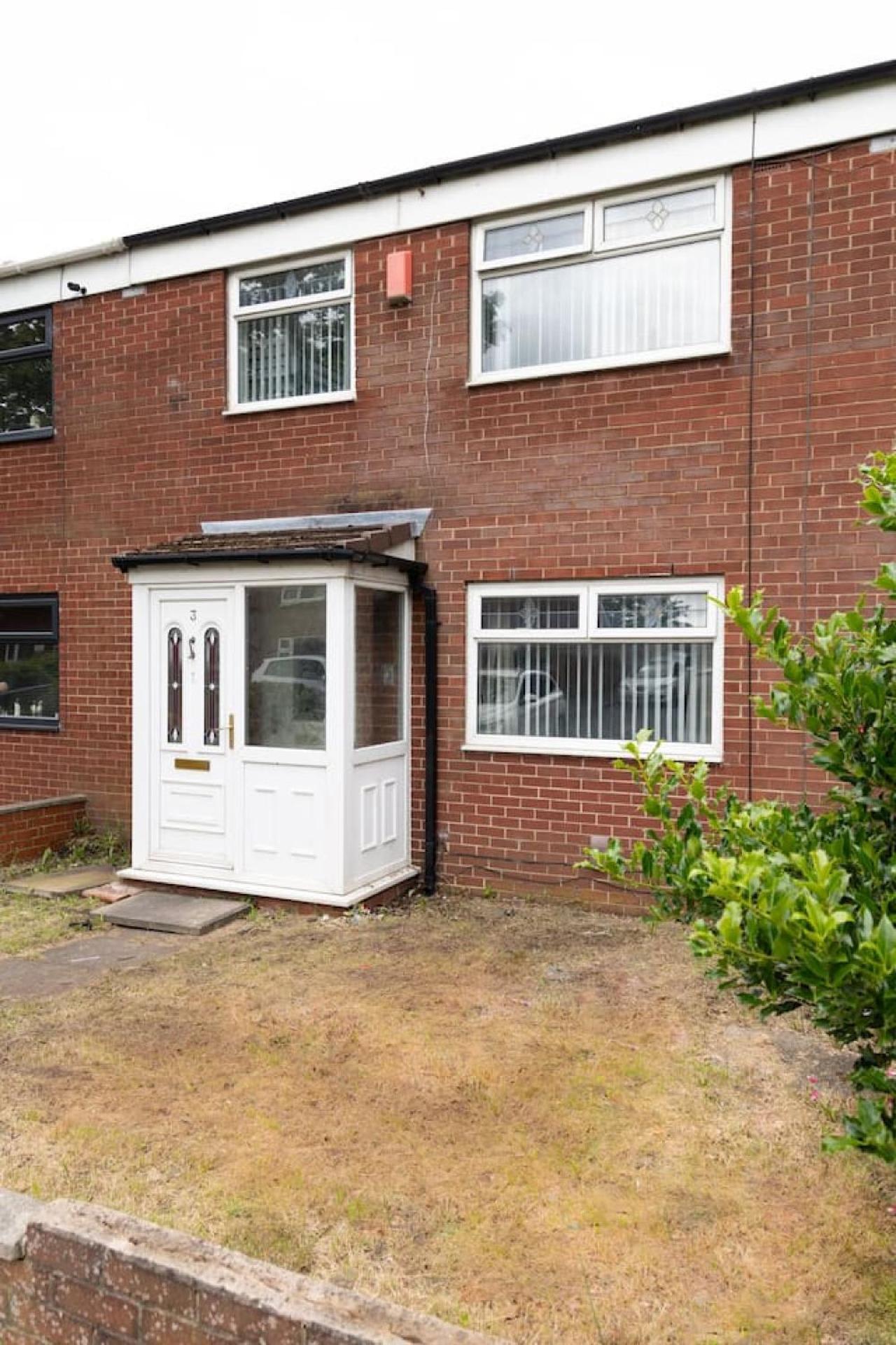 3 Bed Home Sleeps 8 People Located 1 Min From Train Stop - Otley Terrace Oldham Luaran gambar